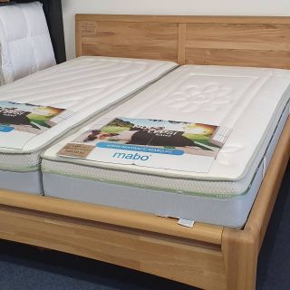 Dubová postel Carolina